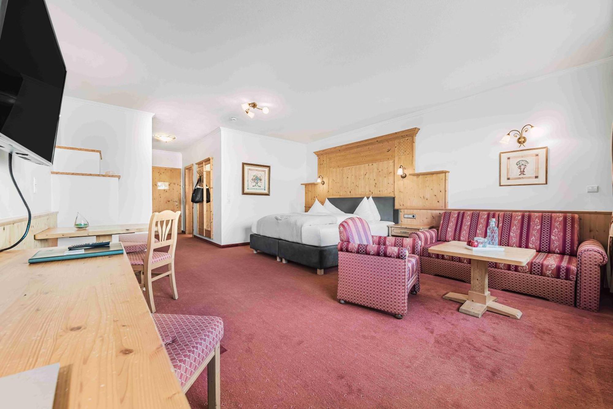 Ski - Golf - Wellness Hotel Riml Гохгургль Екстер'єр фото